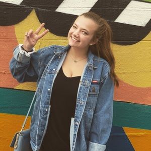 Meet your Posher, Destiny